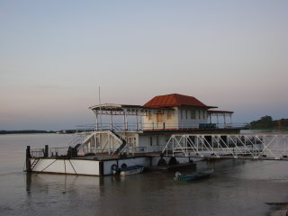Hernandarias-le quai flottant